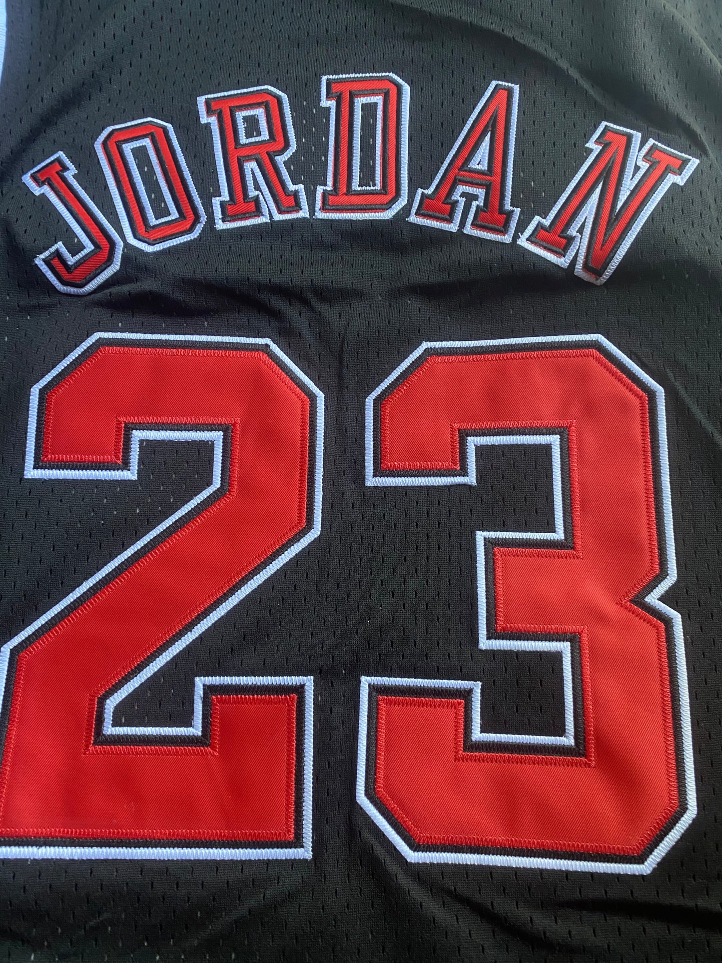Michael Jordan #23 Chicago Bulls ‘97-‘98 NBA Finals Basketball Jersey SKU# MJ23CBBJ97-98XL
