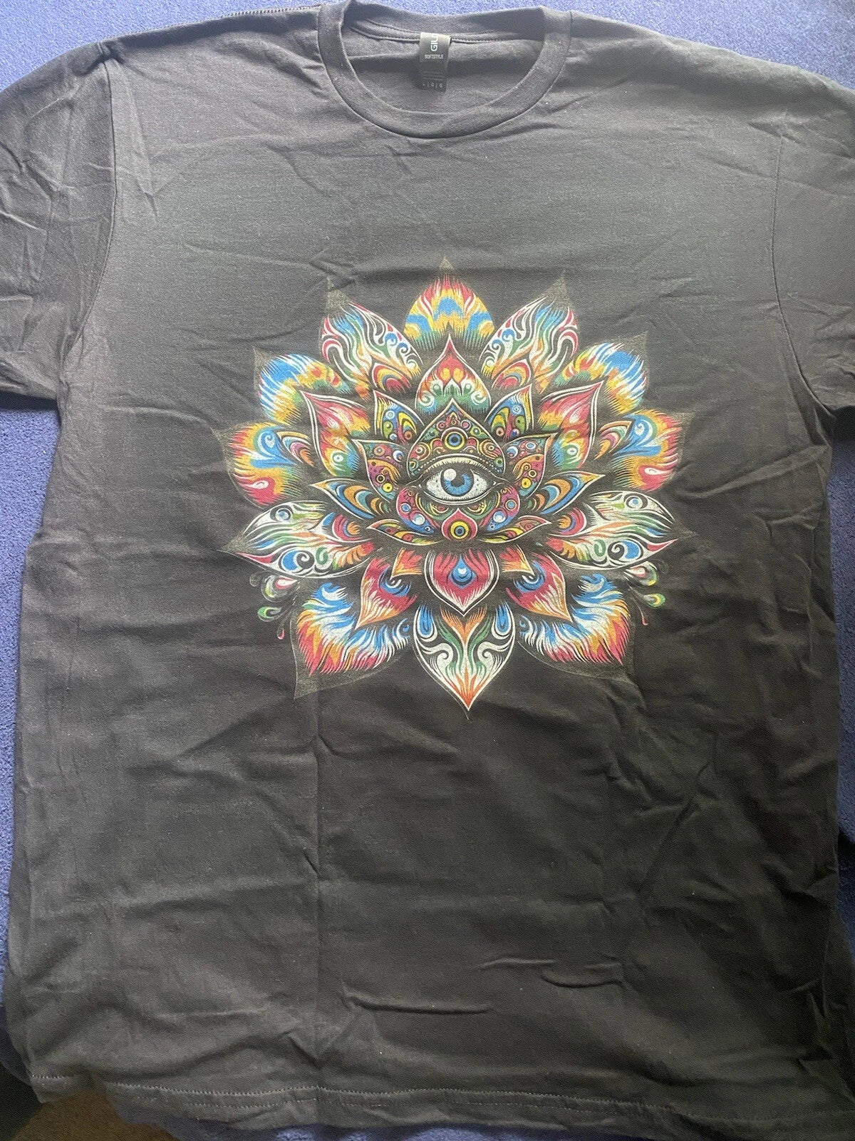 Eye Of The Lotus T-shirt(XL)