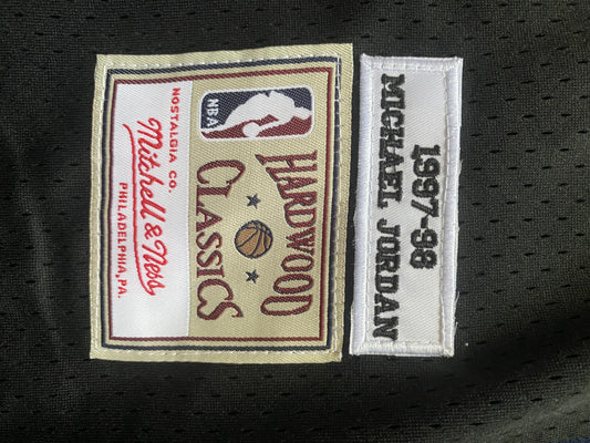 Michael Jordan #23 Chicago Bulls ‘97-‘98 NBA Finals Basketball Jersey SKU# MJ23CBBJ97-98XL
